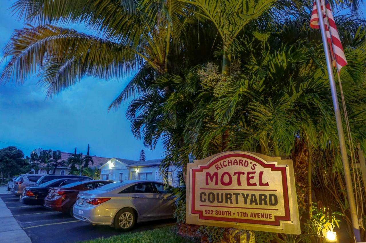 Richard'S Motel Courtyard Hollywood Exterior photo